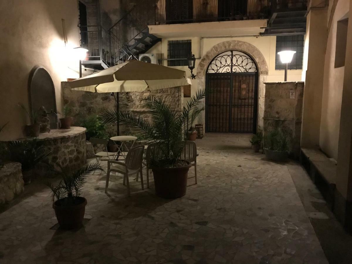 Le Prigioni Del Palazzo B&B Sora Exterior photo