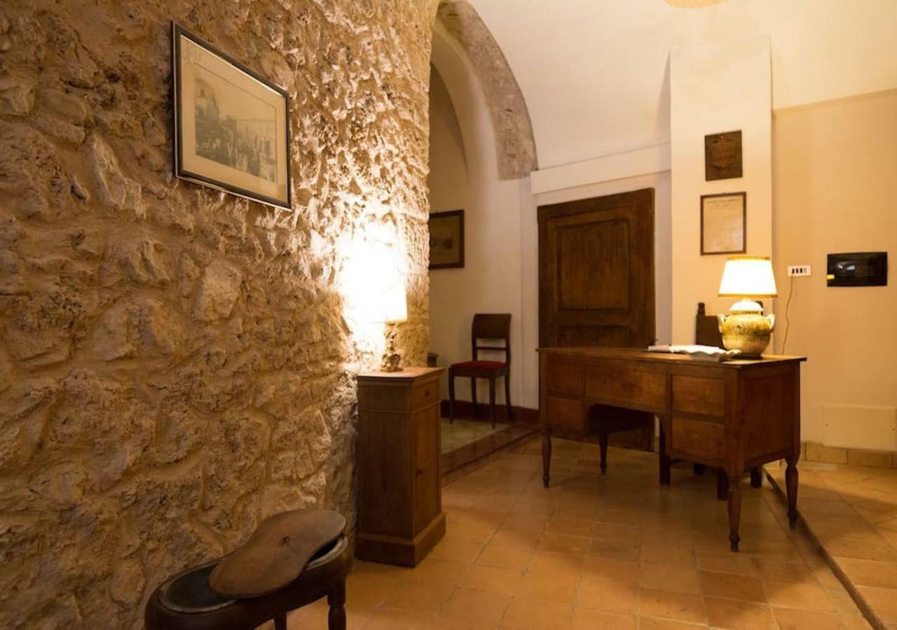 Le Prigioni Del Palazzo B&B Sora Exterior photo